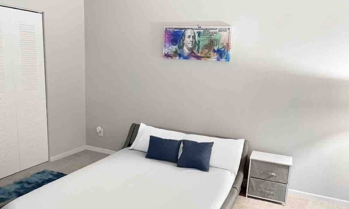 Pembroke Pines House | Beautiful Condo | Modern| Parking | Pool| Gym