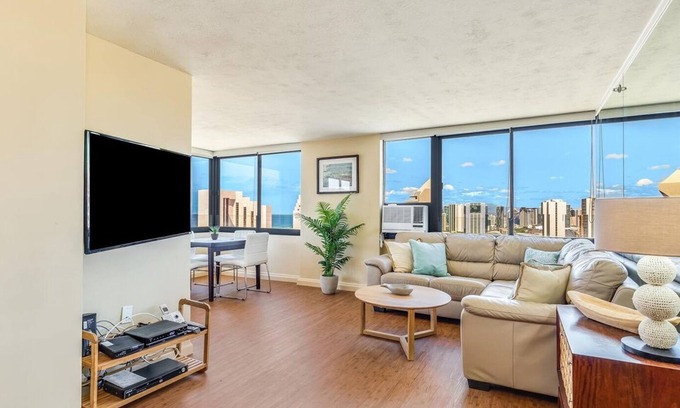 Waikiki Condo | Beautiful condo vacation rental at Windsor Waikiki