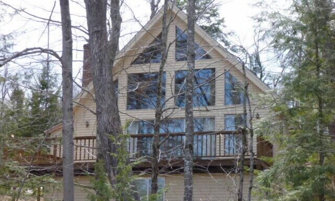 Eidelweiss Village House | Beautiful contemporary cape home in lakefront White Mountains community