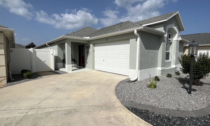 Fruitland Park House | Beautiful, Conveniently Located Home w/Golf Cart & FREE WiFi!