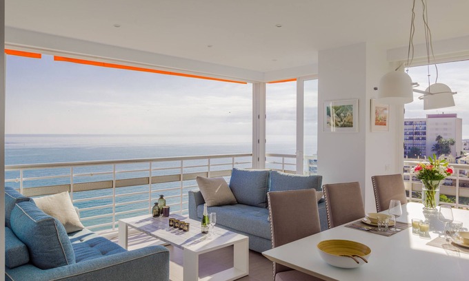 Costa del Sol Apartment | Beautiful corner apartment with spectacular sea views close to beach