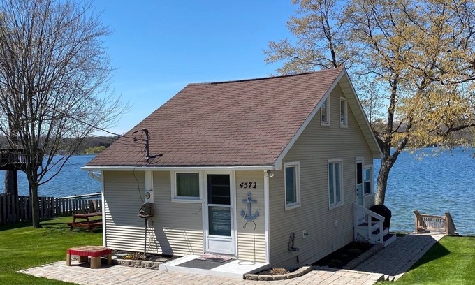 Livonia Cottage | Beautiful cottage on Conesus Lake