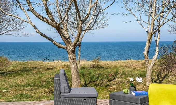 Norddjurs Municipality House | Beautiful cottage on open land directly on the beach.
