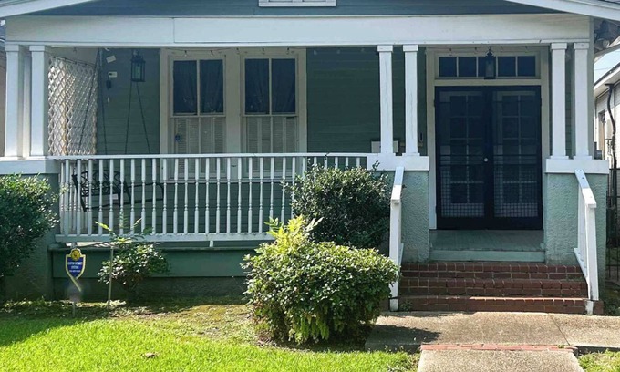 Historic Downtown Baton Rouge House | Beautiful Cottage - Prime Downtown Location!