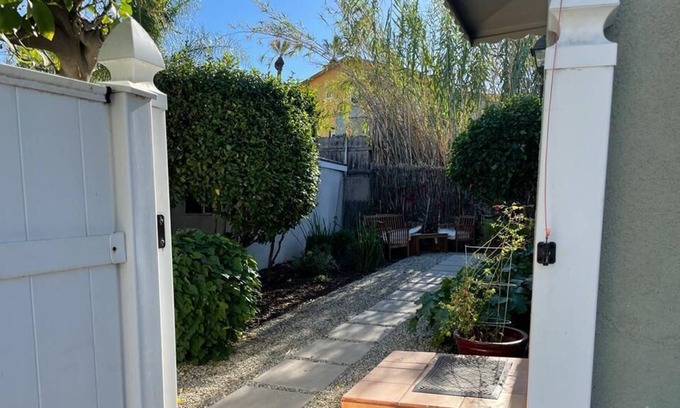 North Central Cottage | BEAUTIFUL COTTAGE ROSE BOWL AREA OLD TOWN (Pasadena)
