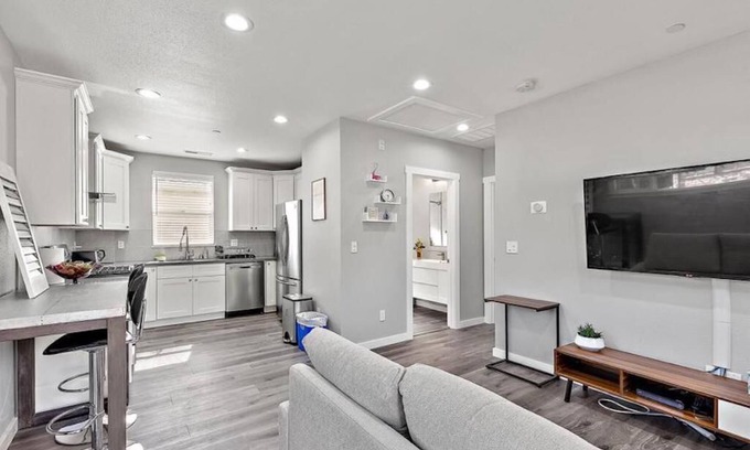 Mountain View House | Beautiful Cottage in Silicon Valley