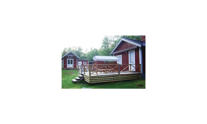 Musko House | Beautiful cottage with large balconies and awning on Muskö and near Nynäshamn.