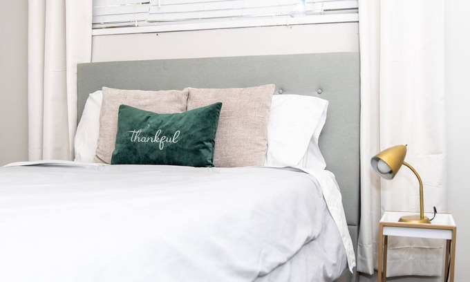 College Park House | Beautiful Cozy Home away Home 5 min From Airport/Downtown Atlanta