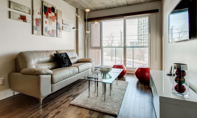 Griffintown Condo | Beautiful Cozy & Luxurious. All-Included. Modern Design. Premium Services.