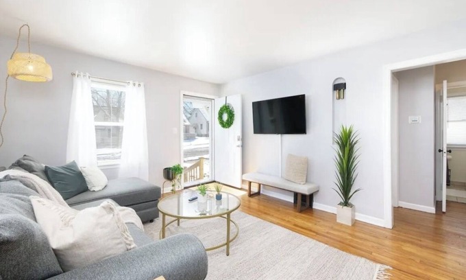 Garfield Heights House | Beautiful Cozy Bungalow & Office