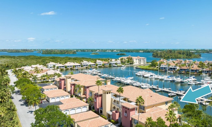 Grand Harbor Condo | Beautiful & Cozy Vero Beach Condo - over looking the marina of Grand Harbor