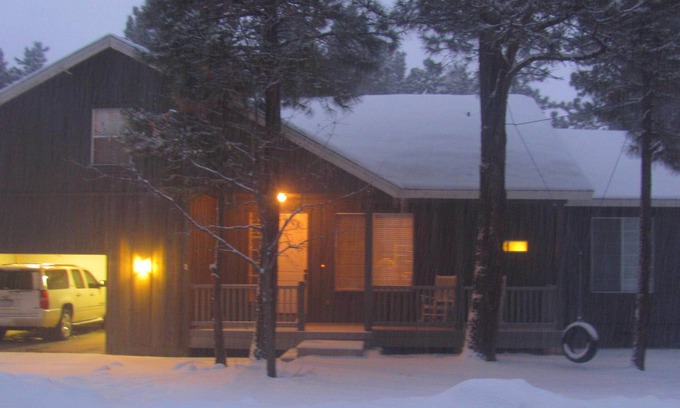 Pinetop House | Beautiful Custom Home in the Pinetop Country Club Area with free Wi-Fi