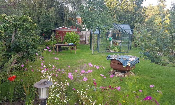 Potsdam House | Beautiful Detached House "Garden View", 60 sqm /Holiday House