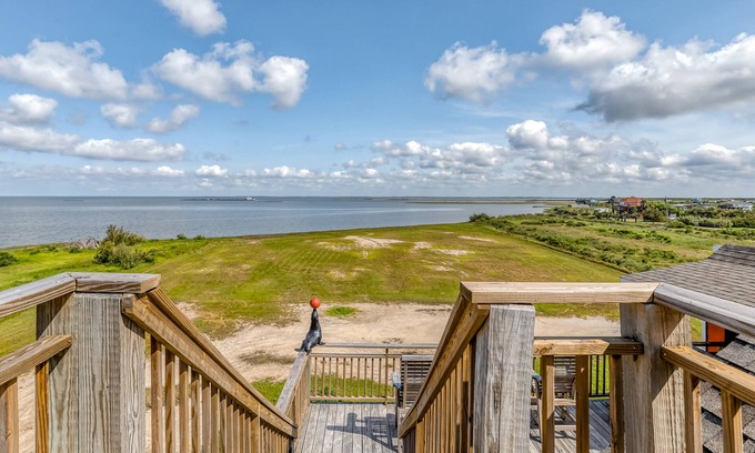 Gilchrist House | Beautiful, dog-friendly home with decks & amazing views - walk to beach & bay