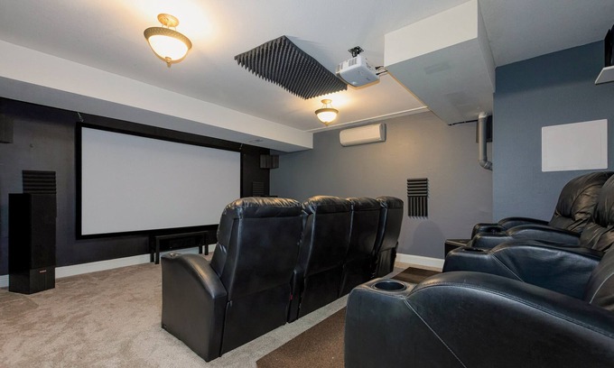 Gaston House | Beautiful Downstairs with Theater in Heart of Premiere Oregon Wine Country