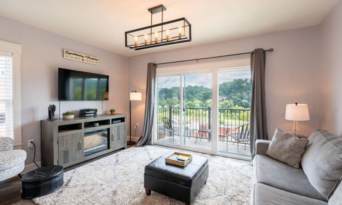 Central Business District House | Beautiful Downtown/River VIEWS! Walk Everywhere!