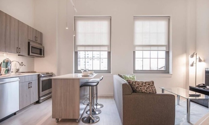 Chinatown Apartment | Beautiful Downtown Studio | Travel Nurse Friendly | by GLS