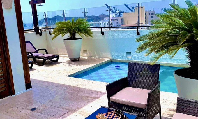 Historic Center House | Beautiful Executive Penthouse
