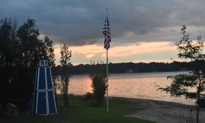 Gaylord House | Beautiful Fall Location!