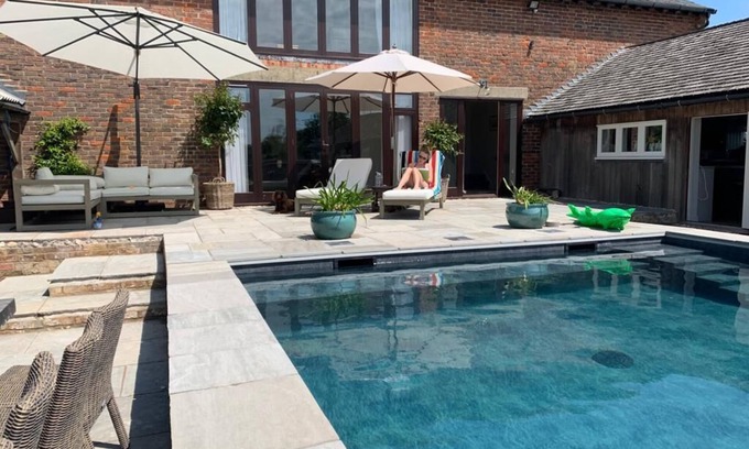 Chichester House | Beautiful Family Home with pool in West Wittering