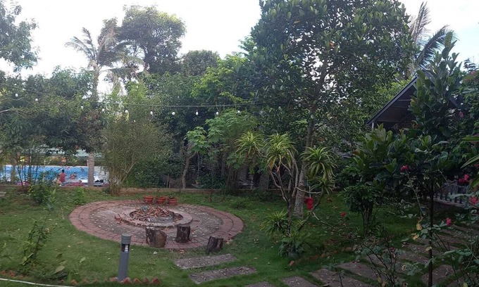 Cat Hai House | Beautiful Family Bungalow with swimming pool 5 mins to the beach.