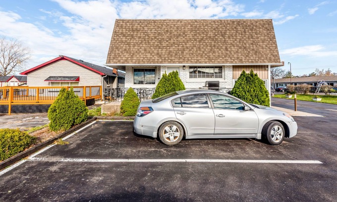 Niagara Falls House | Beautiful Family friendly Holiday home Close to Falls