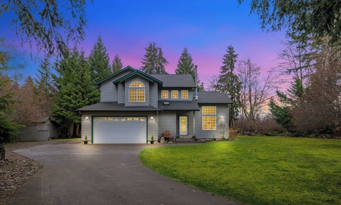 Shelton House | Beautiful family friendly home in peaceful neighborhood!