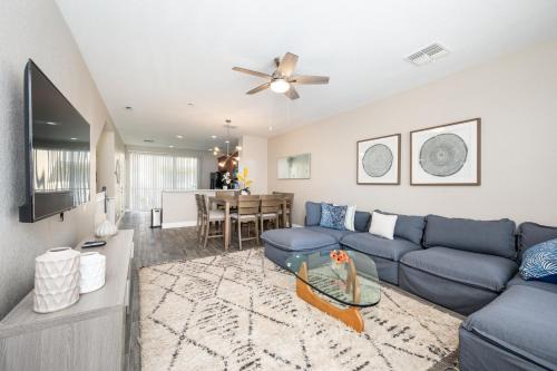 Florida Central Atlantic Coast Apartment | Beautiful Family Townhome, Near The Parks - 8000-104