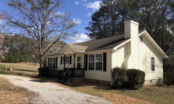 Sandtown Other | Beautiful Farmhouse near Atlanta Airport!