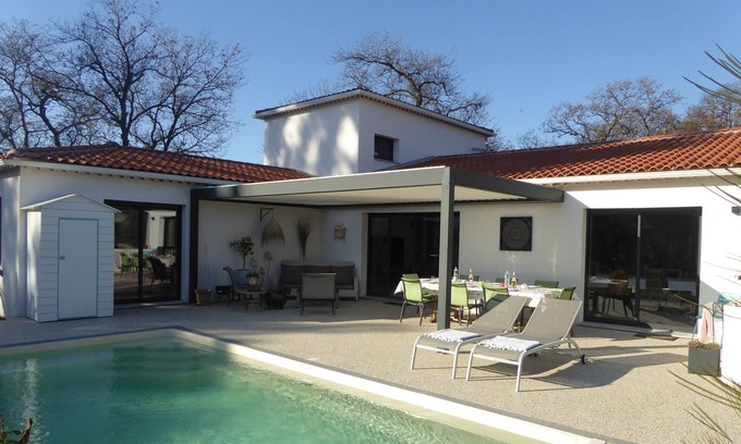 Six-Fours-les-Plages House | Beautiful villa with swimming pool close to the sea in a quiet location