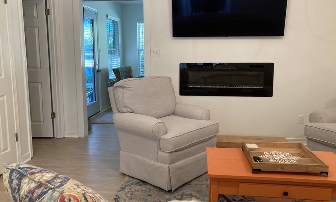 Fairhope House | Beautiful fully furnished newly renovated home in Fairhope