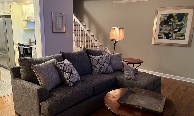Jackson House | BEAUTIFUL FULLY FURNISHED WELL APPOINTED HOME IN NORTH JACKSON