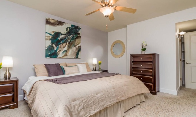 Westwood Condo | Beautiful Furnished Westwood Condo near UCLA 1BD/1BA with Parking