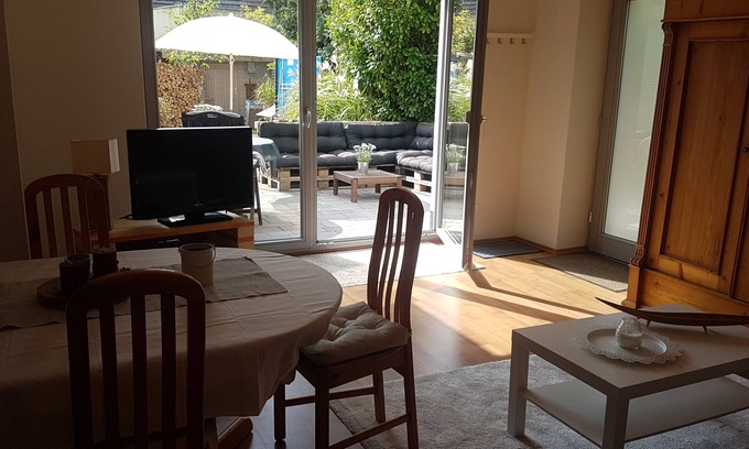 Neuwied Apartment | Beautiful granny flat with floor-to-ceiling windows and a large south-facing terrace