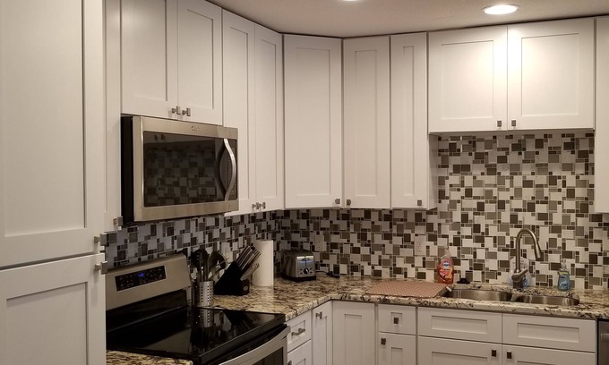 Crescent Lake Apartment | Beautiful Garage Apartment Downtown St Pete - Cresent Lake Area