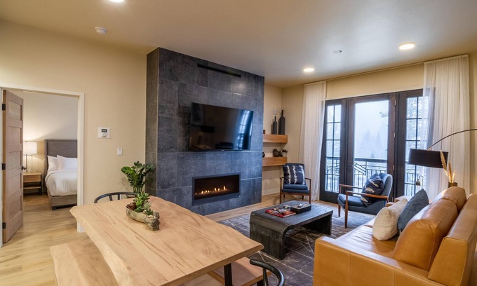Tamarack Resort Condo | Beautiful|Gas Fireplace|Mountain View|Balcony