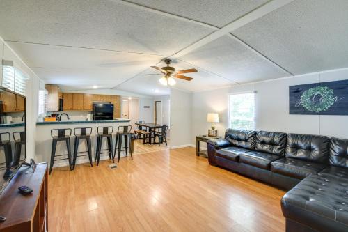 Huntsville House | Beautiful Getaway - Ride to Cumberland Trails!