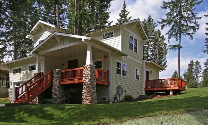 Hayden Lake House | Beautiful Golf Course Home