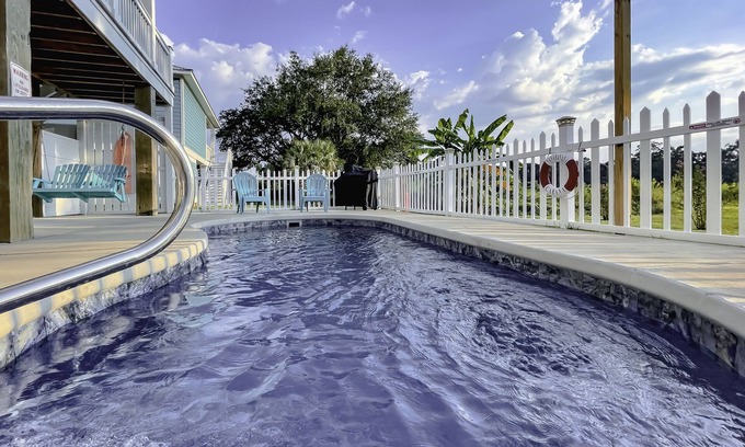 Long Beach House | Beautiful Gulf Coast Home with Pool