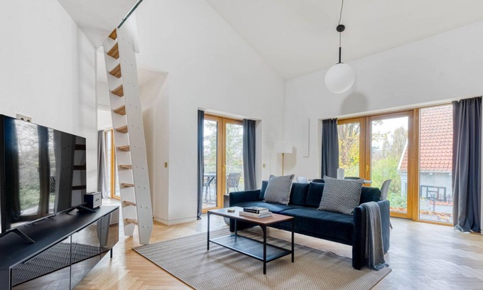 Hellerup Apartment | Beautiful Hellerup 2BR w/ Terrace, nr Svanemøllen strand, by Blueground