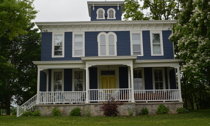 Auburn House | Beautiful Historic Lakehouse With Breathtaking Views Of Owasco Lake