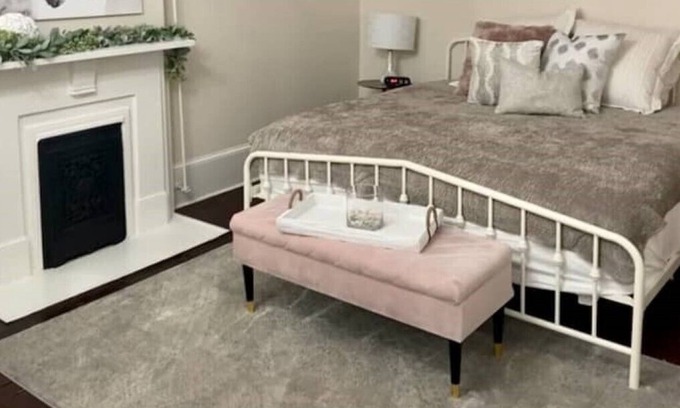Versailles Apartment | Beautiful historical 2 king BR suite on Main St.
