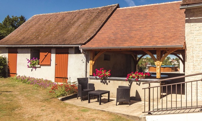 Savignac-Ledrier House | Beautiful holiday home near lake and forest