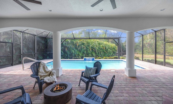 Naples House | BEAUTIFUL HOLIDAY MANSION, IN NAPLES FL, LOCATED ON PRISTINE GOLF COURSE!
