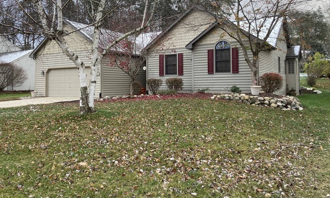 DeWitt House | Beautiful home across from river