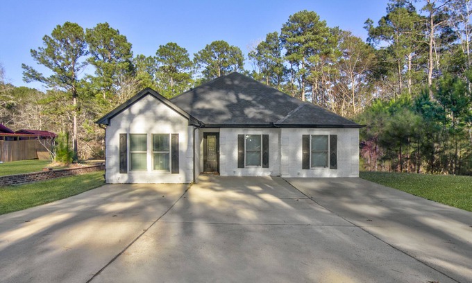 Brookeland House | Beautiful Home at Lake Sam Rayburn 🎣☀️