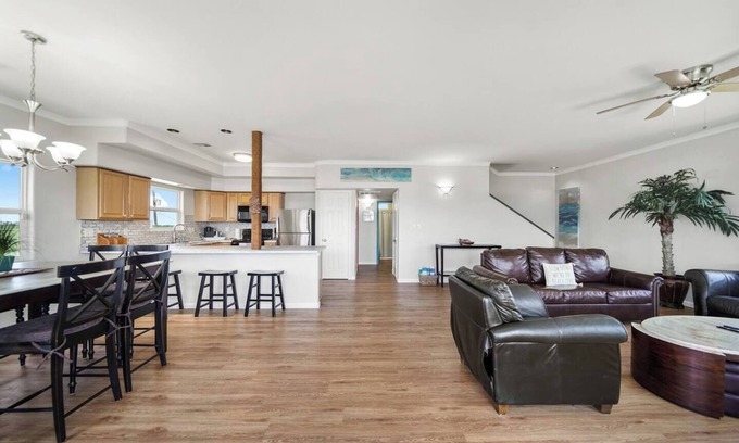 Bermuda Beach House | Beautiful Home by the Beach: Hot Tub, Deck, Views!