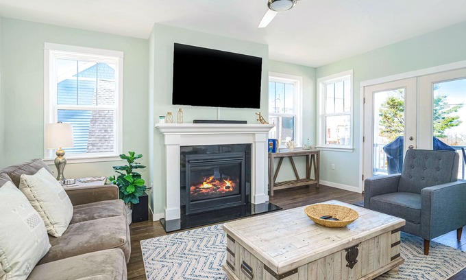 Miami Park House | Beautiful home close to beach with deck, patio, firepit, WiFi, & gas fireplace