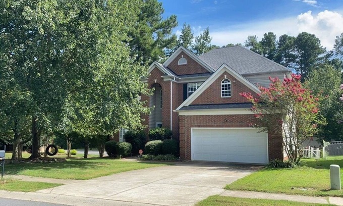 Ballantyne House | Beautiful home in a safe neighborhood