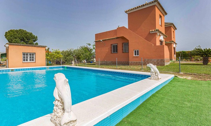 Arahal House | Beautiful home in Arahal with WiFi